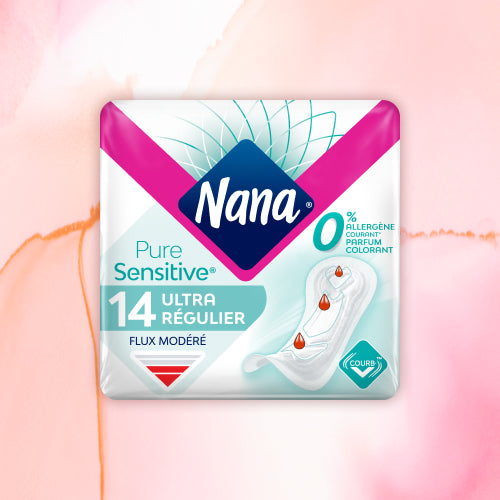 Pack Douceur extrême avec paquet de serviettes hygiéniques Nana Pure Sensitive™ Ultra Normal, idéal pour peaux sensibles, affiché en gros plan.