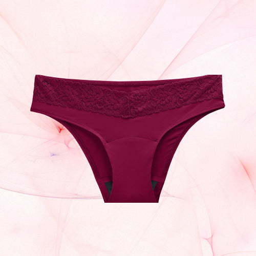 Culotte du pack Sexy baby, gros plan sur une culotte menstruelle Brazilian Light, offrant confort discret et féminité.