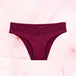 Culotte du pack Sexy baby, gros plan sur une culotte menstruelle Brazilian Light, offrant confort discret et féminité.