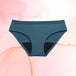 Pack Confort ultime : gros plan sur un sous-vêtement, partie du lot comprenant 3 culottes menstruelles Bikini Basic Moderate pour un confort optimal pendant les règles.