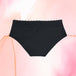 Culotte menstruelle noire de style hipster du Pack Douceur extrême, conçue pour peaux sensibles, présentée en gros plan.